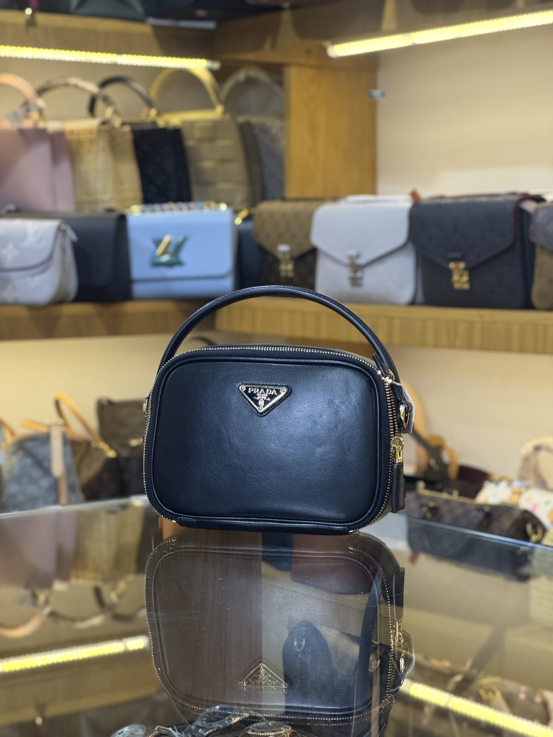 PRADA (4)